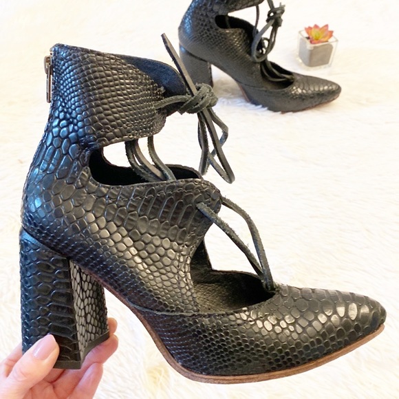 FREEBIRD by Steven | Joyce Black Snake Lace Up heels women size 9 - Picture 2 of 8